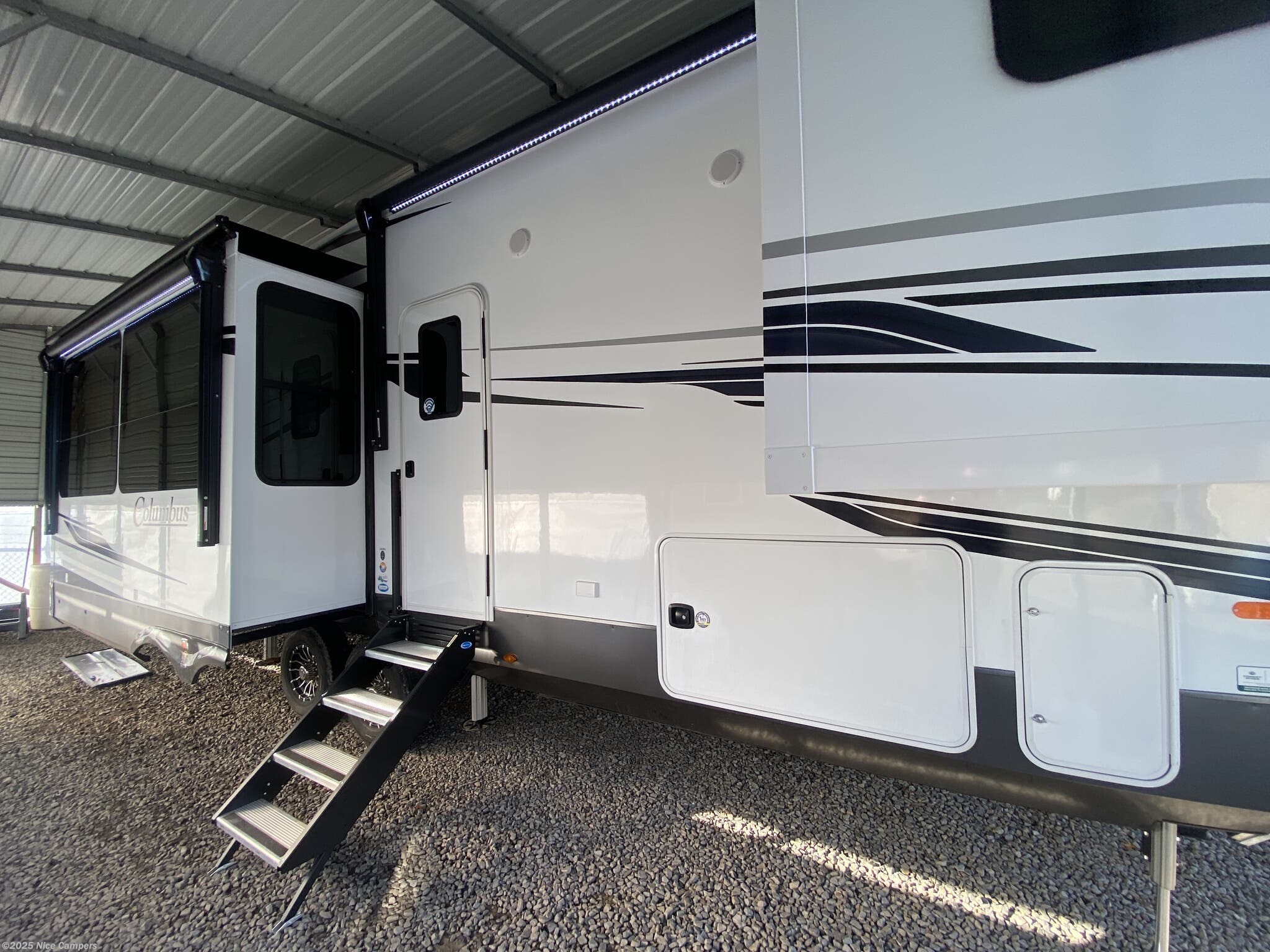 Contact us now about this 2025 Palomino Columbus 380RL! 2025 Columbus 380RL by Palomino from Nice Campers in Russellville, Arkansas