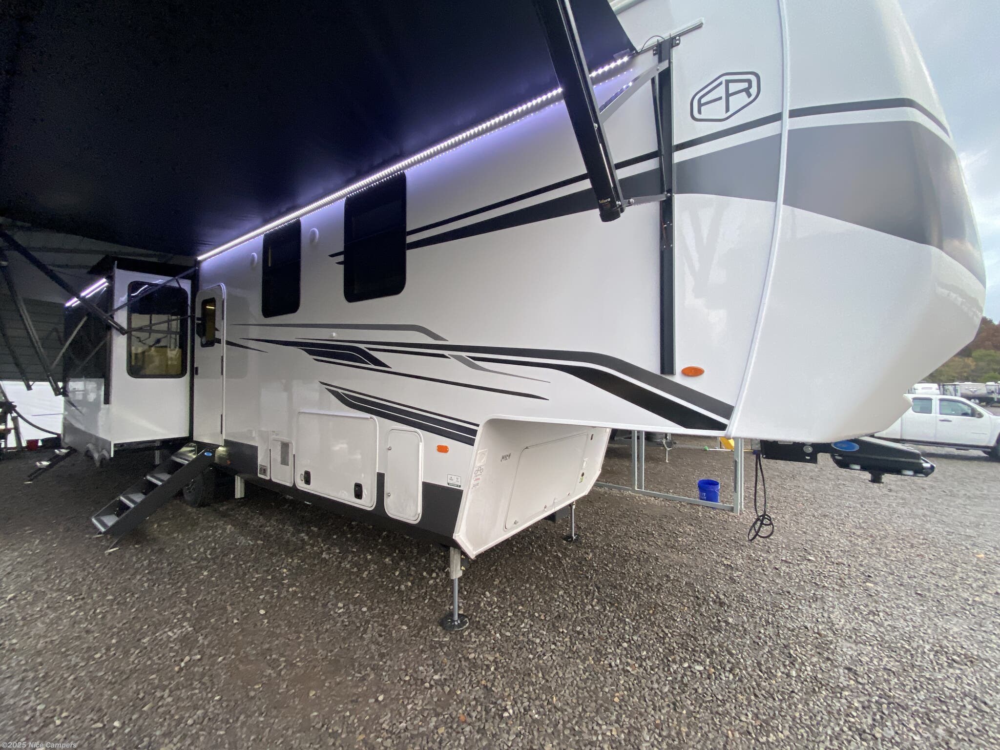 New 2025 Palomino Columbus 384RKH available in Russellville, Arkansas