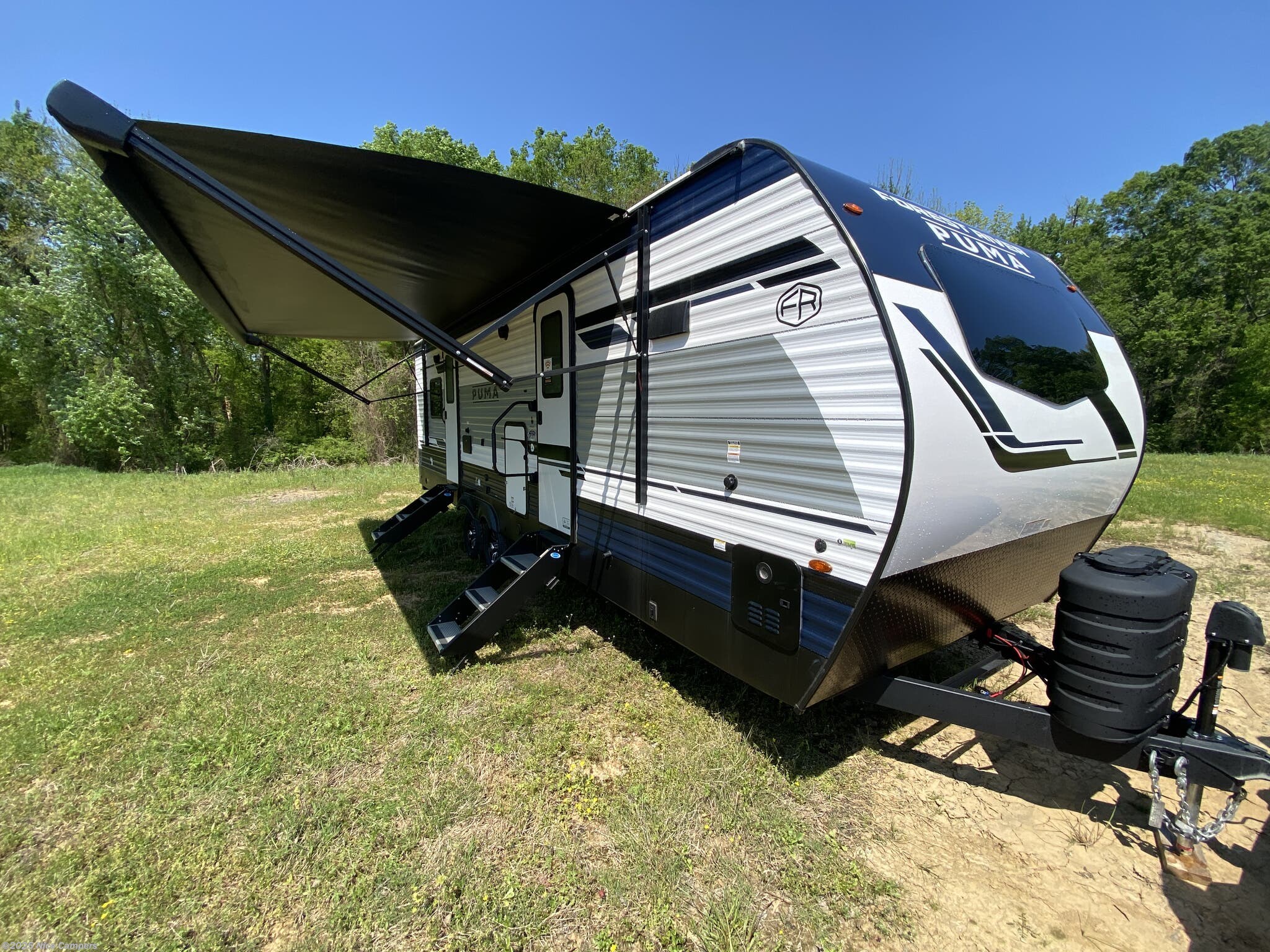 Contact us now about this 2025 Palomino Puma 26FKDS! 2025 Puma 26FKDS by Palomino from Nice Campers in Russellville, Arkansas