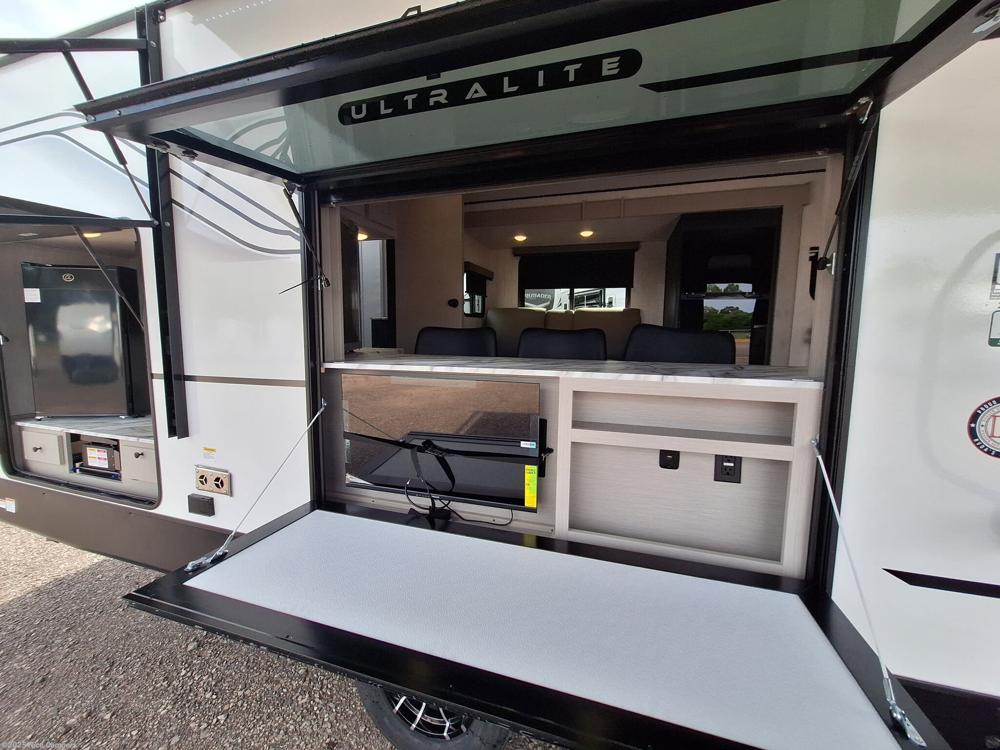 Contact us now about this 2026 Coachmen Apex Ultra-Lite 242BARV! 2026 Apex Ultra-Lite 242BARV by Coachmen from Nice Campers in Russellville, Arkansas
