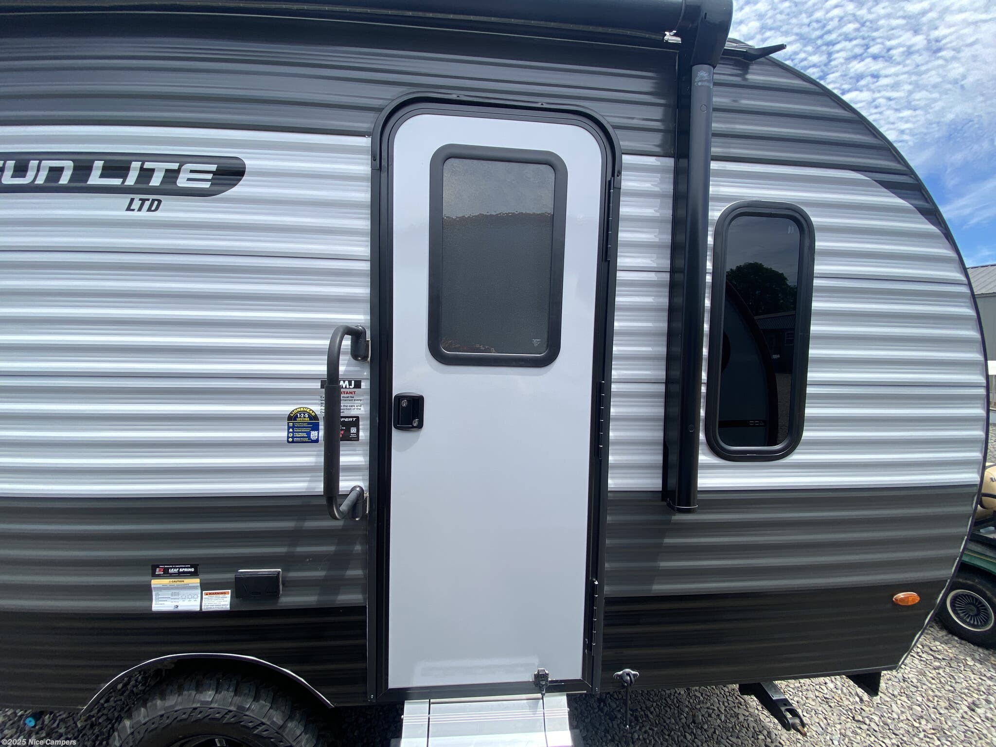 Contact us now about this 2025 Sunset Park RV Sun Lite 13MJ! 2025 Sun Lite 13MJ by Sunset Park RV from Nice Campers in Russellville, Arkansas
