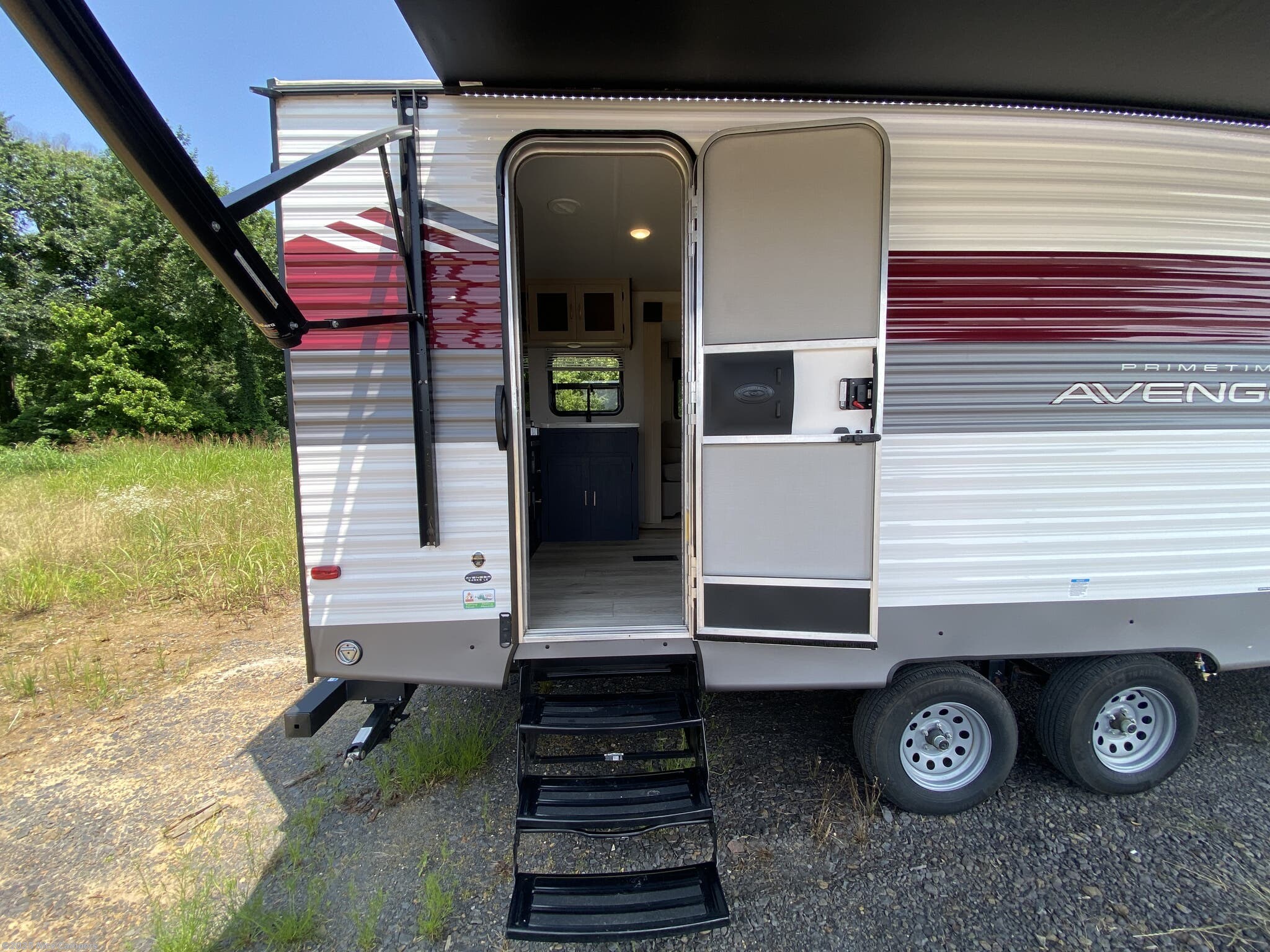 Contact us now about this 2024 Prime Time Avenger LE 24RKSLE! 2024 Avenger LE 24RKSLE by Prime Time from Nice Campers in Russellville, Arkansas