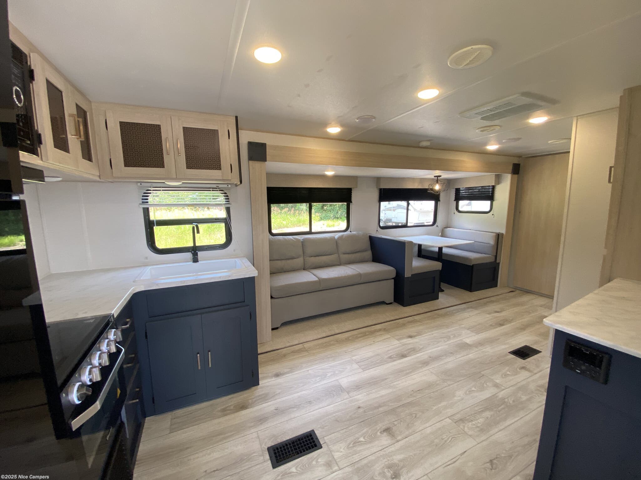 Used 2024 Prime Time Avenger LE 24RKSLE available in Russellville, Arkansas