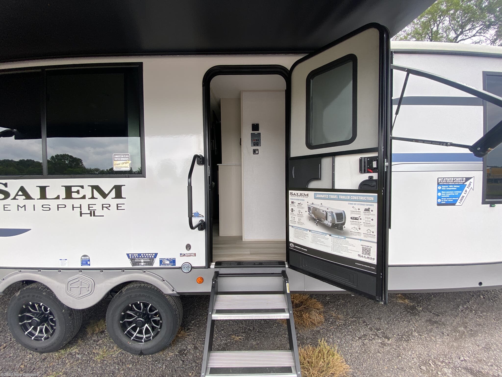 Contact us now about this 2025 Forest River Salem Hemisphere Hyper-Lyte 27RKHL! 2025 Salem Hemisphere Hyper-Lyte 27RKHL by Forest River from Nice Campers in Russellville, Arkansas