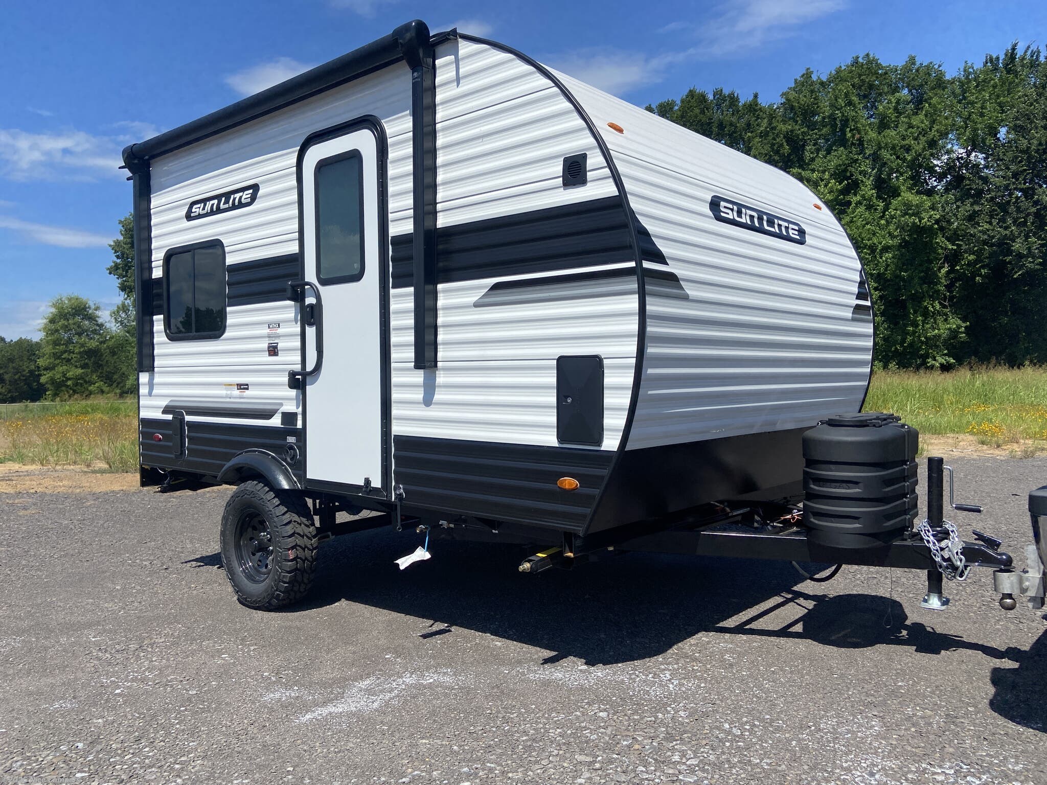 Contact us now about this 2026 Sunset Park RV Sun Lite 14THX! 2026 Sun Lite 14THX by Sunset Park RV from Nice Campers in Russellville, Arkansas