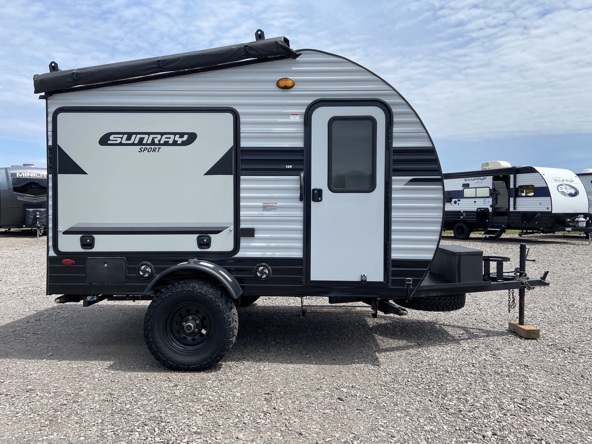 Contact us now about this 2021 Sunset Park RV SunRay 139! 2021 SunRay 139 by Sunset Park RV from NiceCampers.com in Russellville, Arkansas
