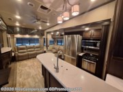 Contact us now about this 2018 Palomino Columbus Compass 298RLC! 2018 Columbus Compass 298RLC by Palomino from NiceCampers.com in Russellville, Arkansas