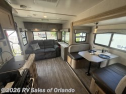 2020 Winnebago Micro Minnie 5th Wheel 2405RL - Used Fifth Wheel for sale by RV Sales of Orlando in Longwood, Florida
