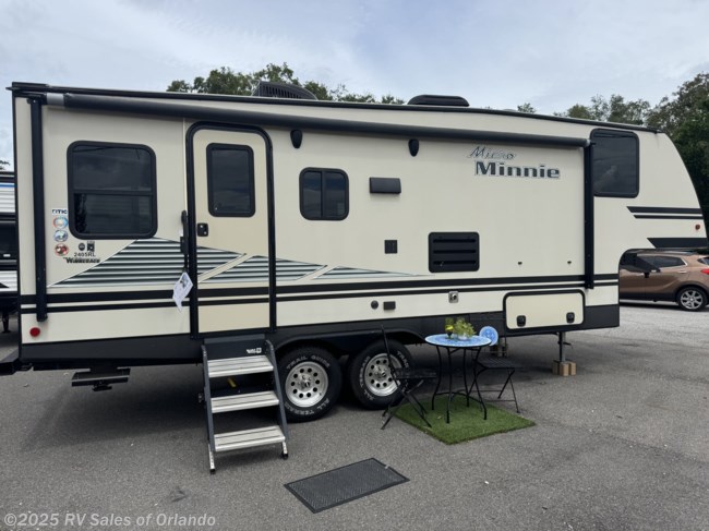 2020 Winnebago Micro Minnie 5th Wheel 2405RL