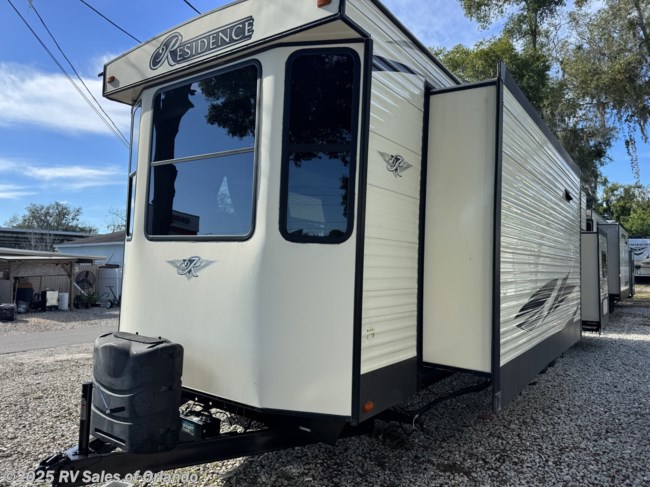 2019 Keystone Residence 40LOFT