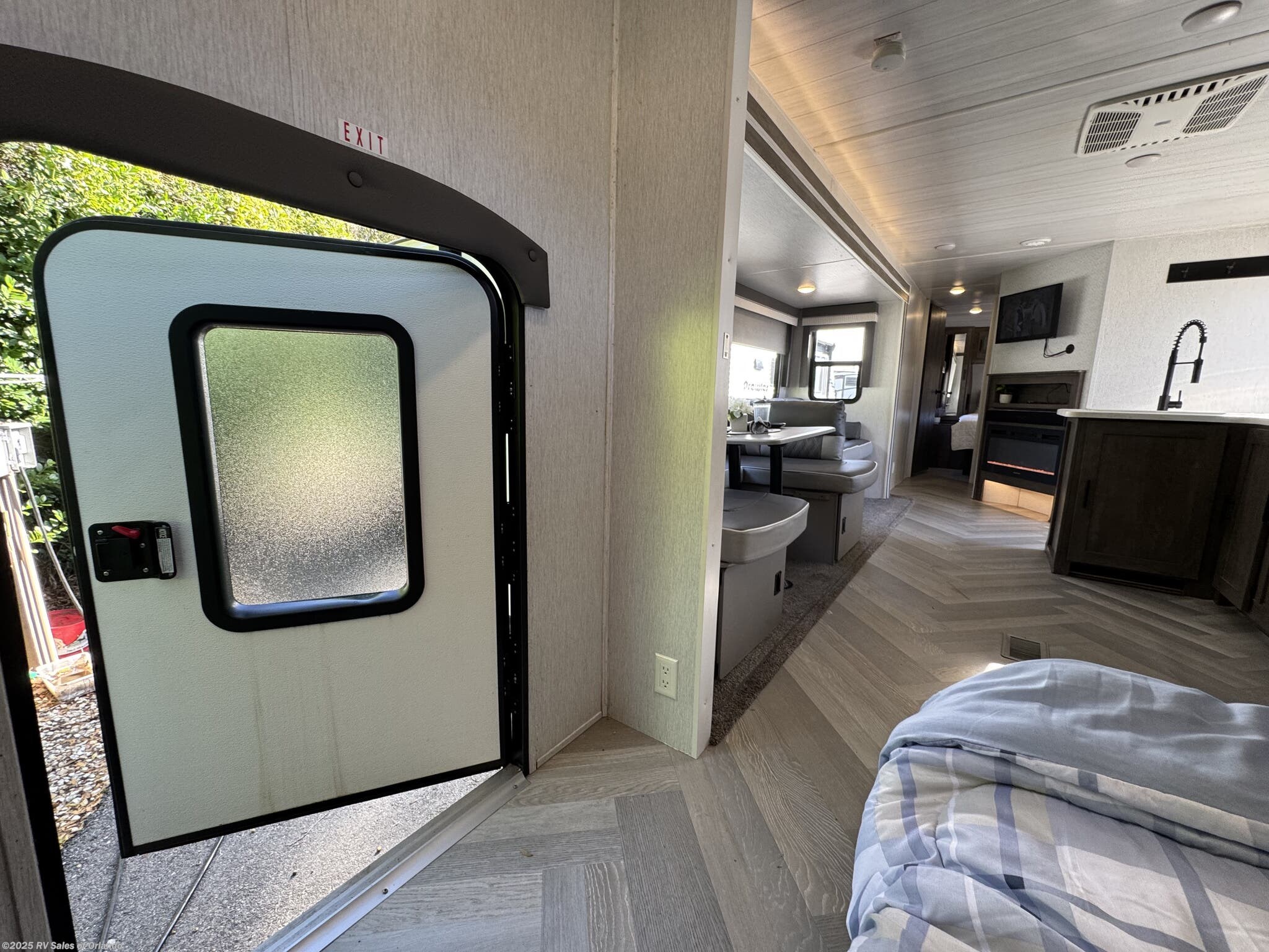 Contact us now about this 2022 Forest River Salem 29VBUD! 2022 Salem 29VBUD by Forest River from RV Sales of Orlando in Longwood, Florida