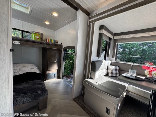 Email now about this 2022 Forest River Salem 29VBUD! Used 2022 Forest River Salem 29VBUD available in Longwood, Florida