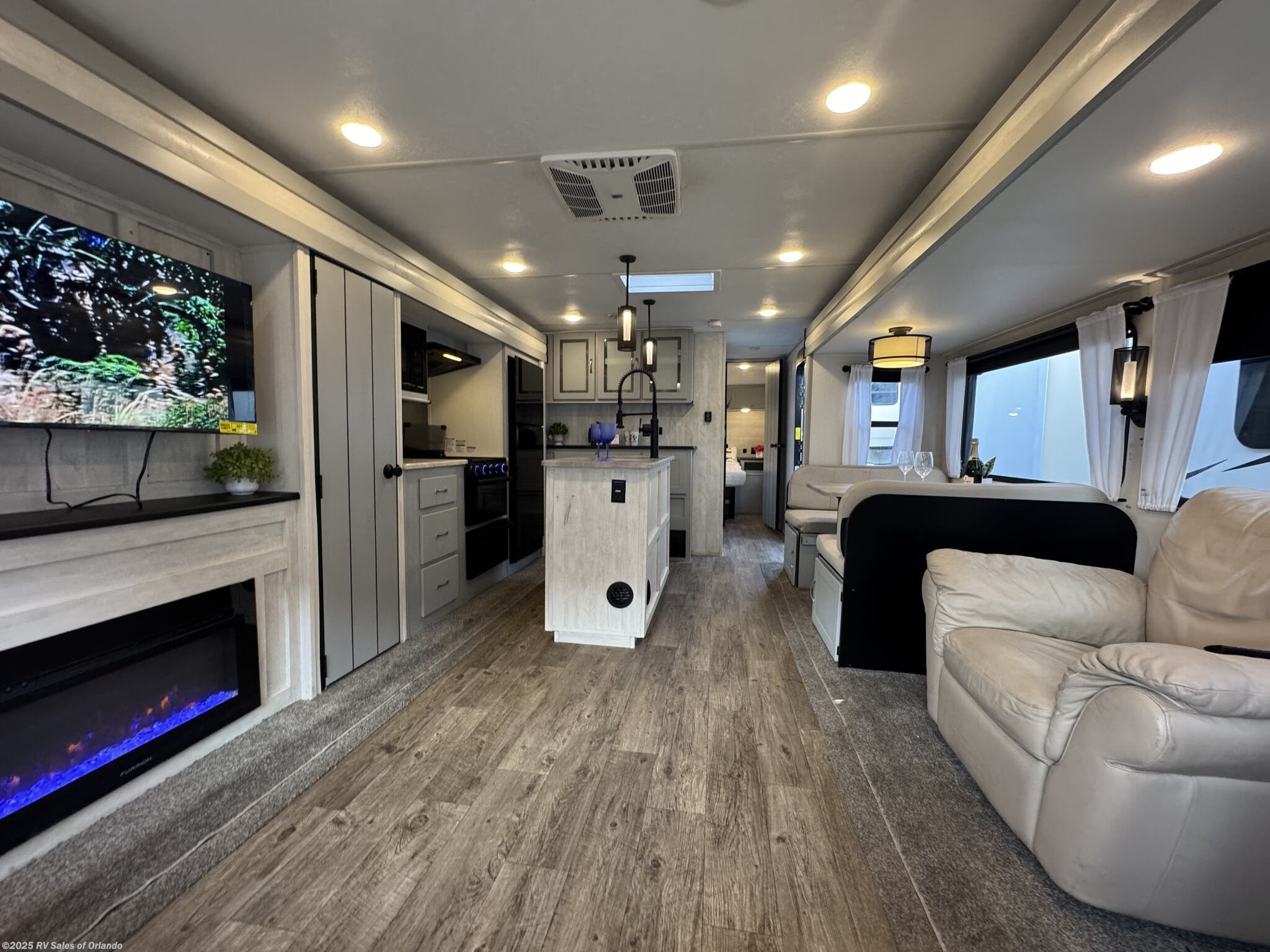 Contact us now about this 2022 Forest River Vibe ! 2022 Vibe by Forest River from RV Sales of Orlando in Longwood, Florida