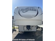 Call now about this 2018 Heartland Pioneer 276! 2018 Heartland Pioneer 276 - Used Fifth Wheel For Sale by RV Sales of Orlando in Longwood, Florida features Hitch, Water Heater, Fiberglass Sidewalls, Slam Latch Baggage Doors, Refrigerator