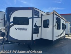 2015 Forest River V-Cross Platinum 32 - Used Travel Trailer for sale by RV Sales of Orlando in Longwood, Florida