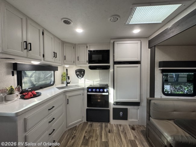 2022 Venture RV SportTrek Touring Edition 272VRK
