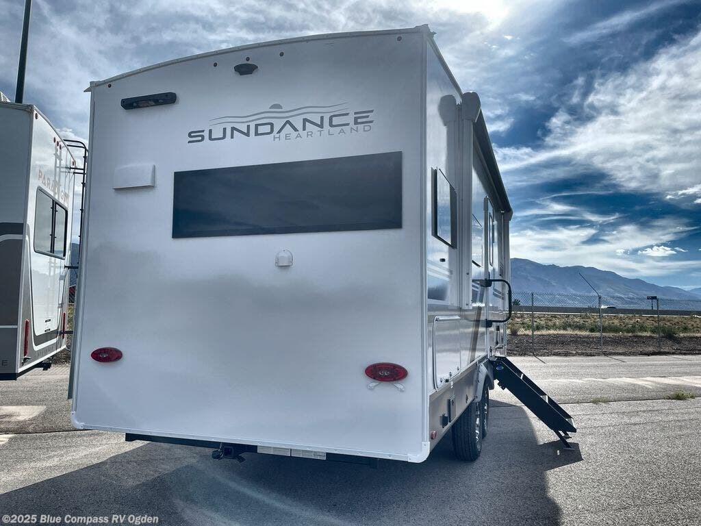 Call now about this 2026 Heartland Sundance FW24ML! 2026 Heartland Sundance FW24ML - New Fifth Wheel For Sale by Blue Compass RV Ogden in Marriott-Slaterville, Utah