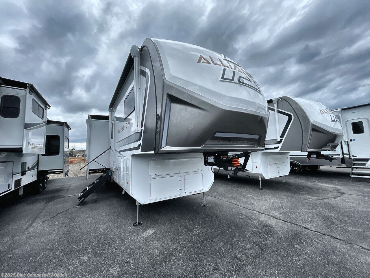Contact us now about this 2025 Alliance RV Paradigm 395DS! 2025 Paradigm 395DS by Alliance RV from Blue Compass RV Ogden in Marriott-Slaterville, Utah