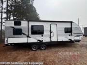 Contact us now about this 2022 East to West Della Terra 250BH! 2022 Della Terra 250BH by East to West from Southland RV in LaGrange, Georgia