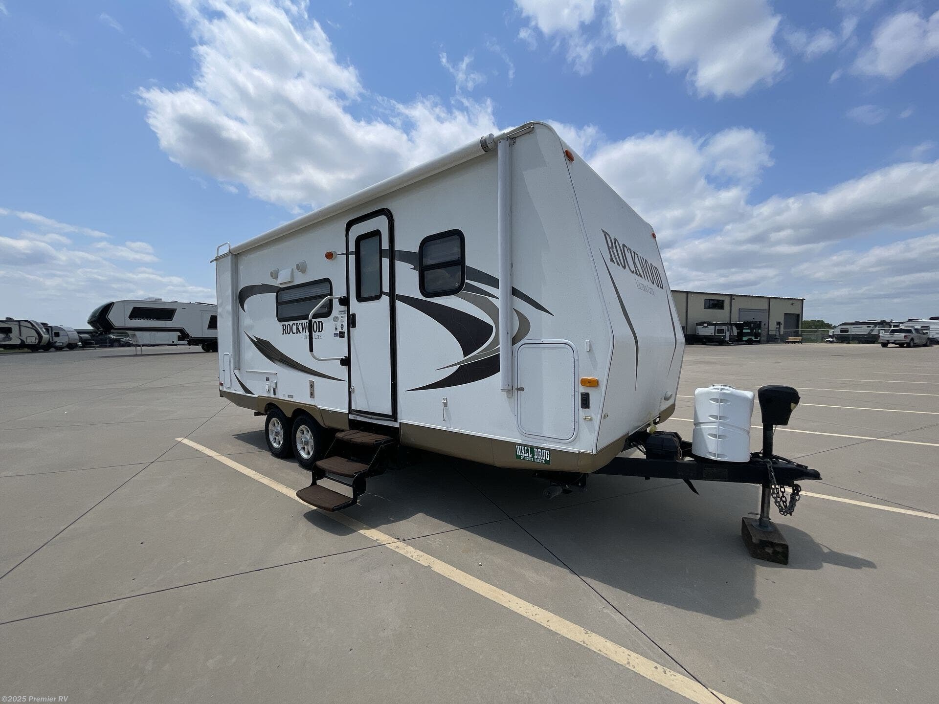 Email now about this 2013 Forest River Rockwood Ultra Lite 2304S! Used 2013 Forest River Rockwood Ultra Lite 2304S available in Blue Grass, Iowa