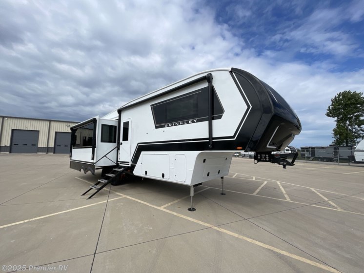 Email now about this 2026 Brinkley RV Model Z 3100! New 2026 Brinkley RV Model Z 3100 available in Blue Grass, Iowa