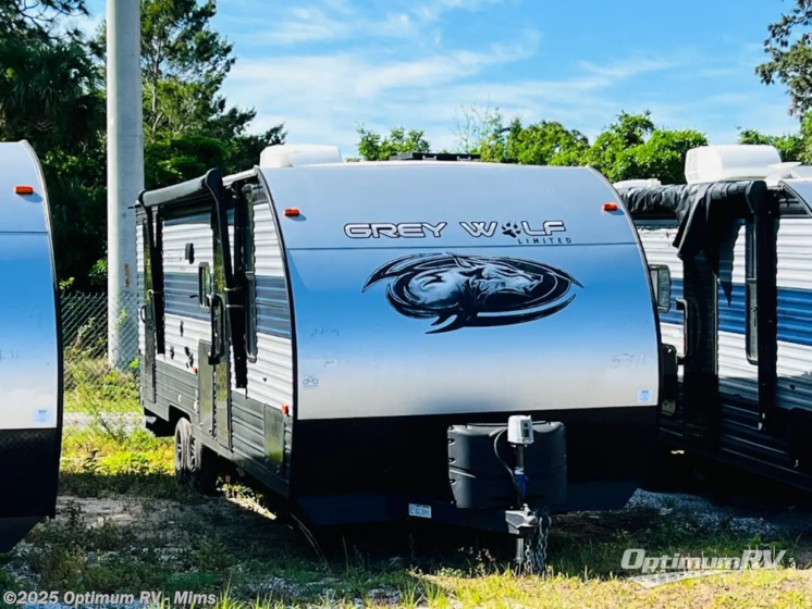 Email now about this 2022 Forest River Cherokee Grey Wolf 26DBH! Used 2022 Forest River Cherokee Grey Wolf 26DBH available in Mims, Florida
