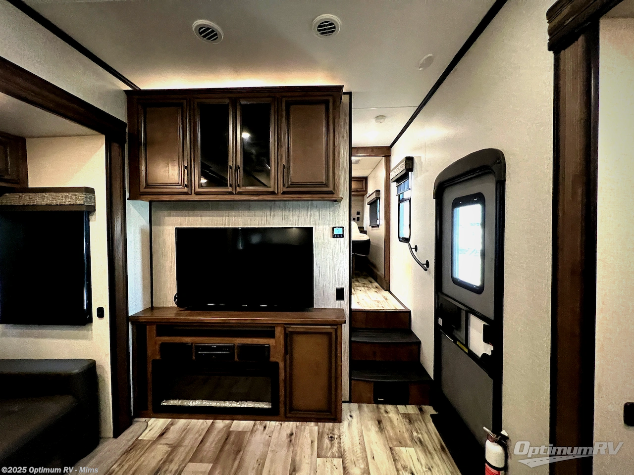 Call now about this 2022 K-Z Venom 4113TK! 2022 K-Z Venom 4113TK - Used Fifth Wheel For Sale by Optimum RV - Mims in Mims, Florida features Awning, Slideout