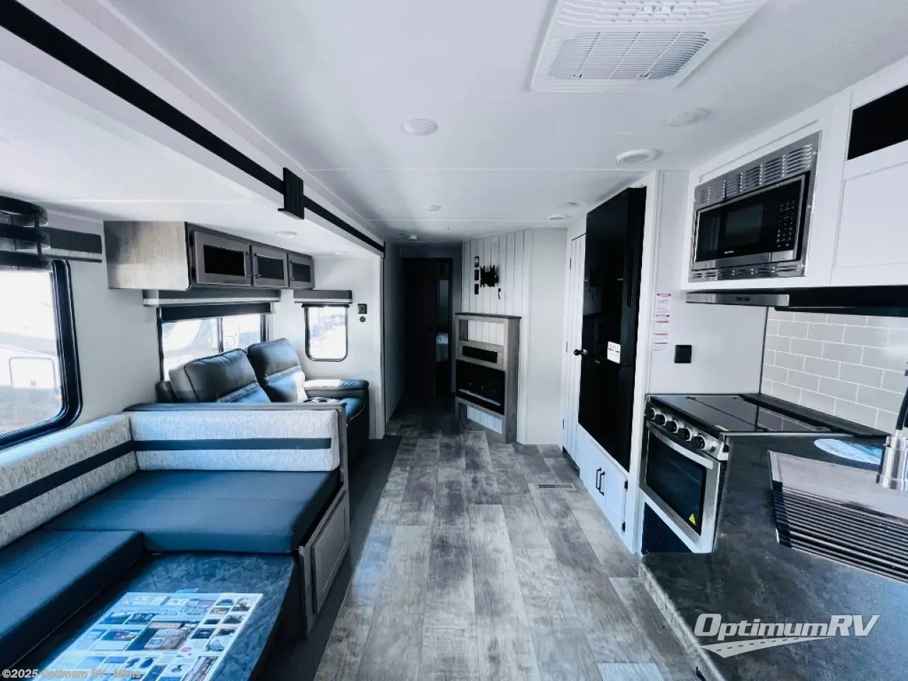 New 2025 Palomino Puma 28BHSS available in Mims, Florida