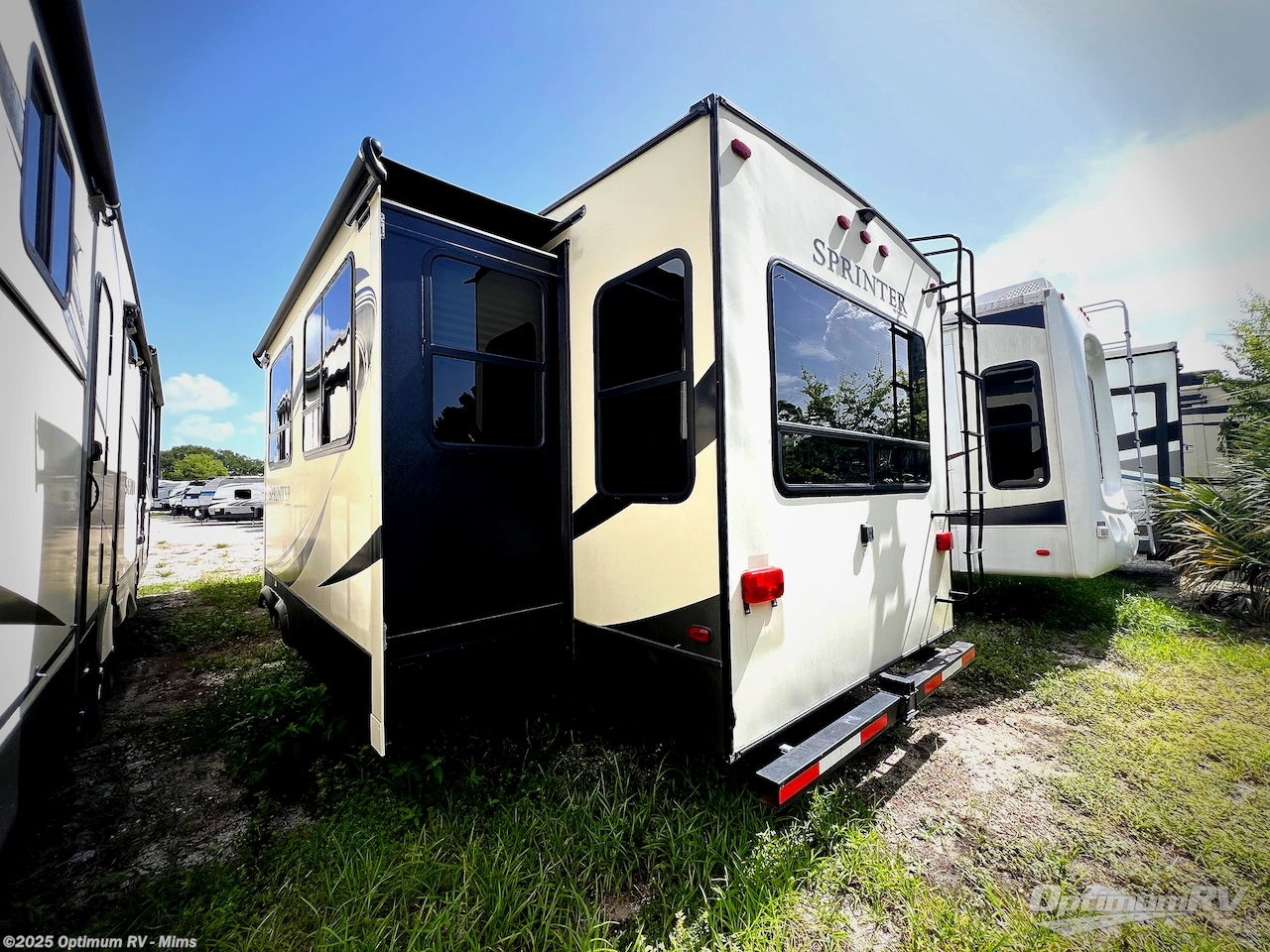 Call now about this 2017 Keystone Sprinter 269FWRLS! 2017 Keystone Sprinter 269FWRLS - Used Fifth Wheel For Sale by Optimum RV - Mims in Mims, Florida features Awning, Slideout