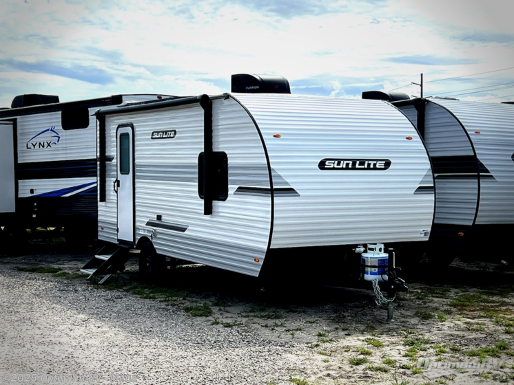 Email now about this 2026 Sunset Park RV Sun Lite LTD 19BH! New 2026 Sunset Park RV Sun Lite LTD 19BH available in Mims, Florida