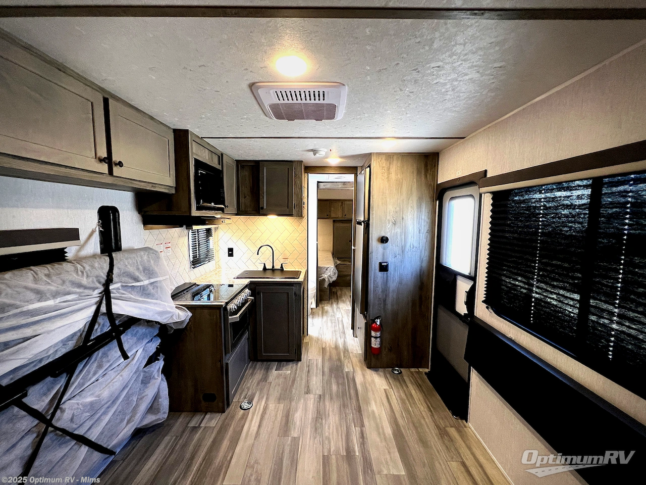 Contact us now about this 2026 Sunset Park RV Sun Lite 27WQB! 2026 Sun Lite 27WQB by Sunset Park RV from Optimum RV - Mims in Mims, Florida
