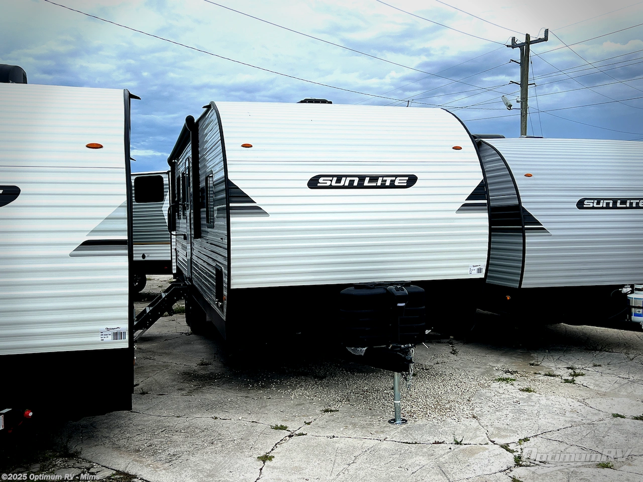 Email now about this 2026 Sunset Park RV Sun Lite 27WQB! New 2026 Sunset Park RV Sun Lite 27WQB available in Mims, Florida