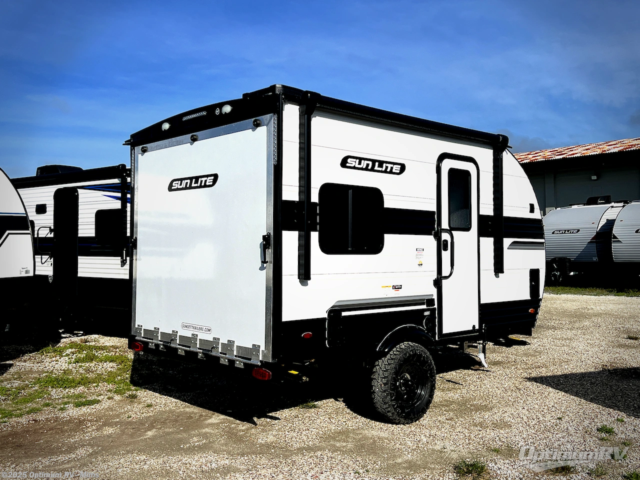 Call now about this 2026 Sunset Park RV Sun Lite 14THX! 2026 Sunset Park RV Sun Lite 14THX - Used Travel Trailer For Sale by Optimum RV - Mims in Mims, Florida features Awning