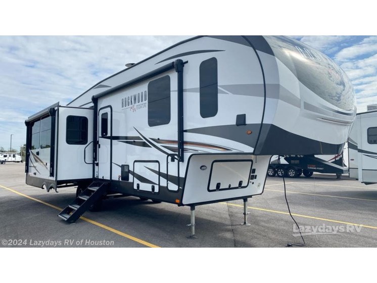 Used 2022 Forest River Rockwood Signature Ultra Lite 8294BS available in Waller, Texas