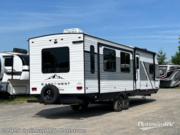 Call now about this 2025 East to West Della Terra 292MK! 2025 East to West Della Terra 292MK - New Travel Trailer For Sale by Optimum RV - Pottstown in Pottstown, Pennsylvania features Awning, Slideout