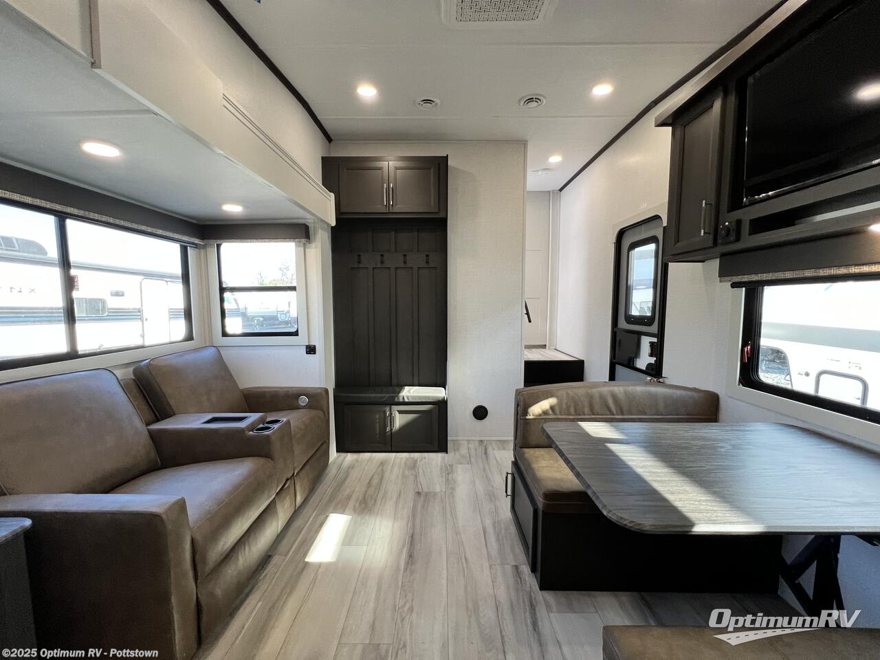 Contact us now about this 2025 Keystone Arcadia Super Lite 242SLMD! 2025 Arcadia Super Lite 242SLMD by Keystone from Optimum RV - Pottstown in Pottstown, Pennsylvania