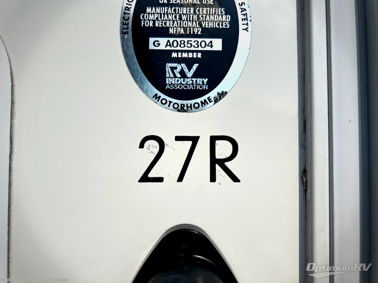 Call now about this 2023 Thor Chateau 27R! 2023 Thor Chateau 27R - Used Class C For Sale by Optimum RV - Pottstown in Pottstown, Pennsylvania features Slideout, Awning