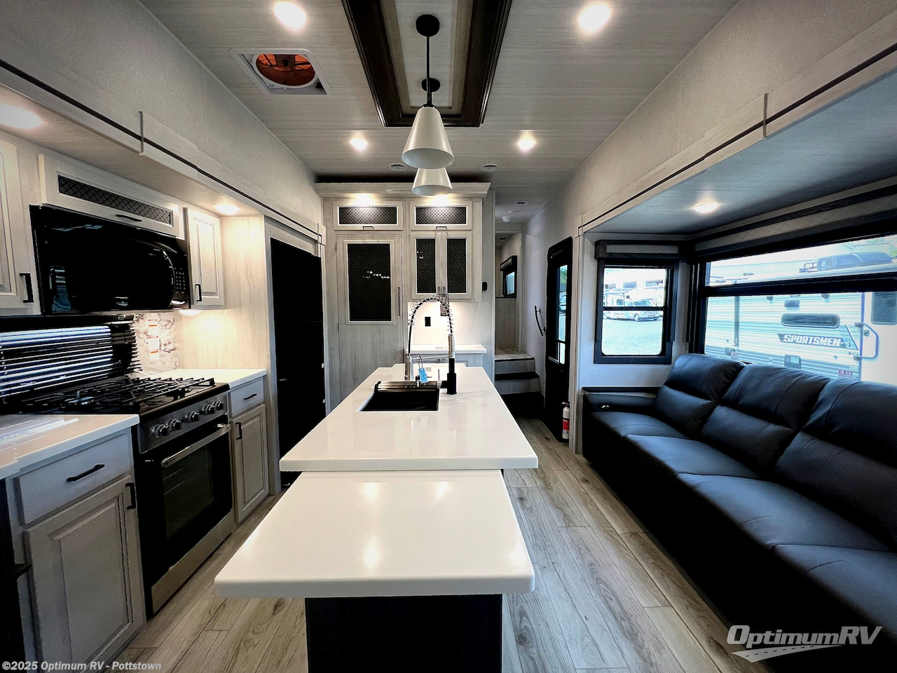 Contact us now about this 2025 East to West Ahara 390DS! 2025 Ahara 390DS by East to West from Optimum RV - Pottstown in Pottstown, Pennsylvania