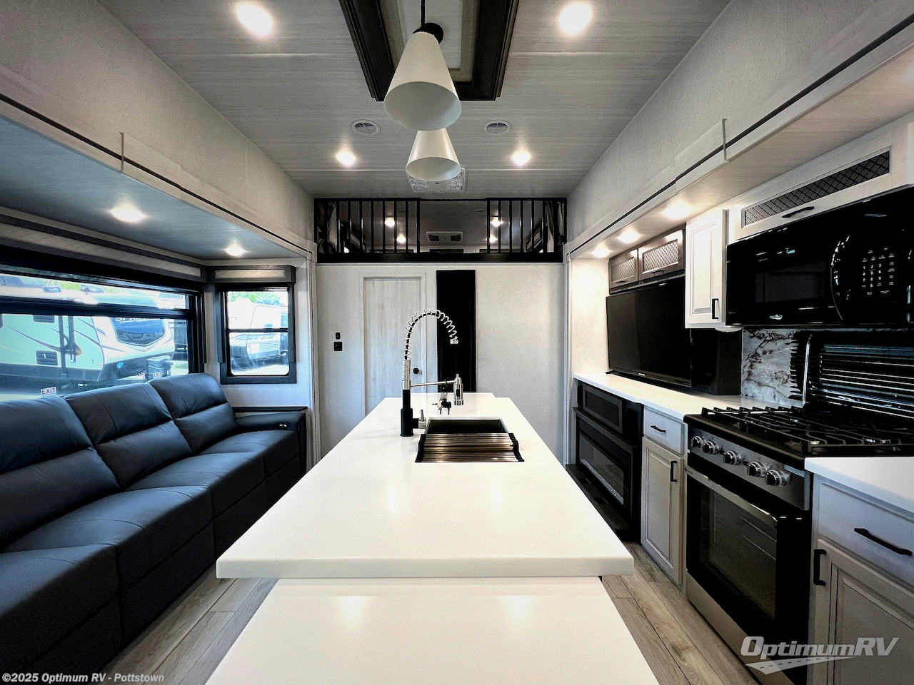 Call now about this 2025 East to West Ahara 390DS! 2025 East to West Ahara 390DS - New Fifth Wheel For Sale by Optimum RV - Pottstown in Pottstown, Pennsylvania features Slideout, Awning