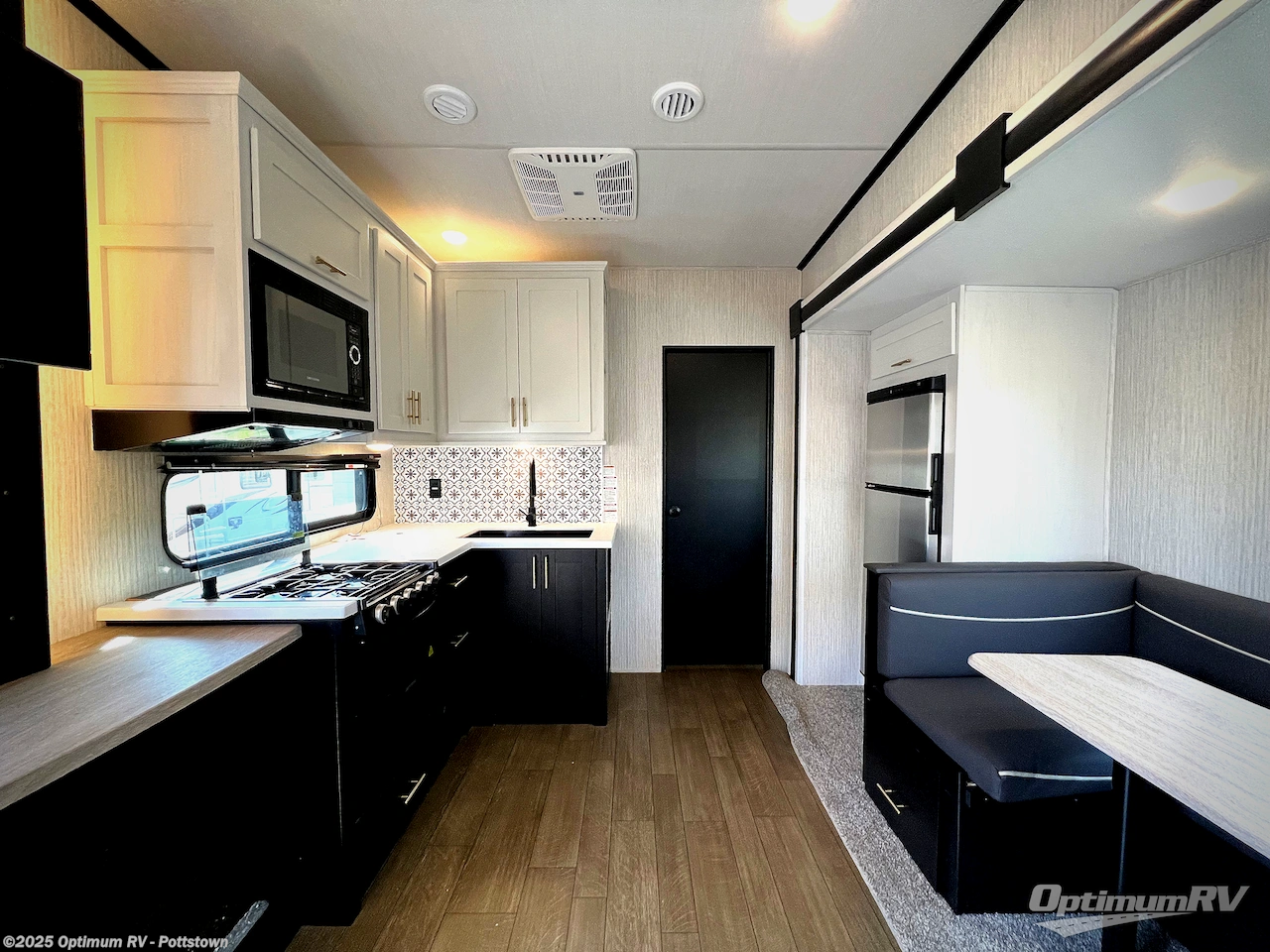 Call now about this 2022 Forest River Wildcat 302BH! 2022 Forest River Wildcat 302BH - Used Fifth Wheel For Sale by Optimum RV - Pottstown in Pottstown, Pennsylvania features Slideout, Awning