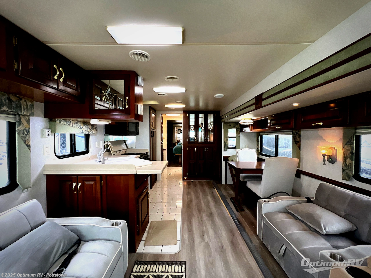 Call now about this 2001 Newmar Dutch Star 3852! 2001 Newmar Dutch Star 3852 - Used Class A For Sale by Optimum RV - Pottstown in Pottstown, Pennsylvania