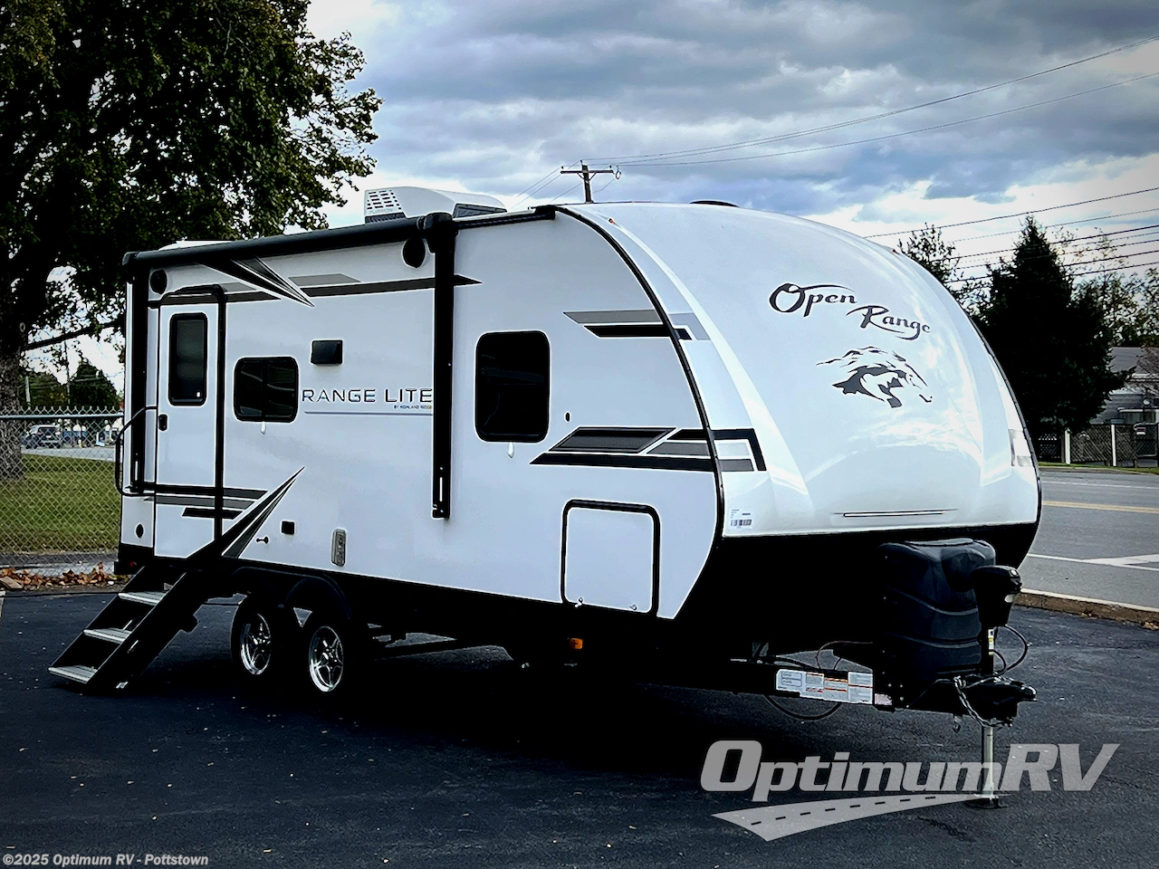 Email now about this 2022 Highland Ridge Range Lite RL212FB! Used 2022 Highland Ridge Range Lite RL212FB available in Pottstown, Pennsylvania