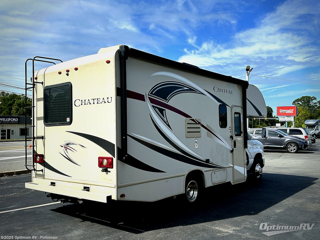 Call now about this 2018 Thor Chateau 22B! 2018 Thor Chateau 22B - Used Class C For Sale by Optimum RV - Pottstown in Pottstown, Pennsylvania features Awning, Slideout