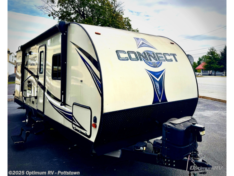 Email now about this 2018 K-Z Connect C241RLK! Used 2018 K-Z Connect C241RLK available in Pottstown, Pennsylvania