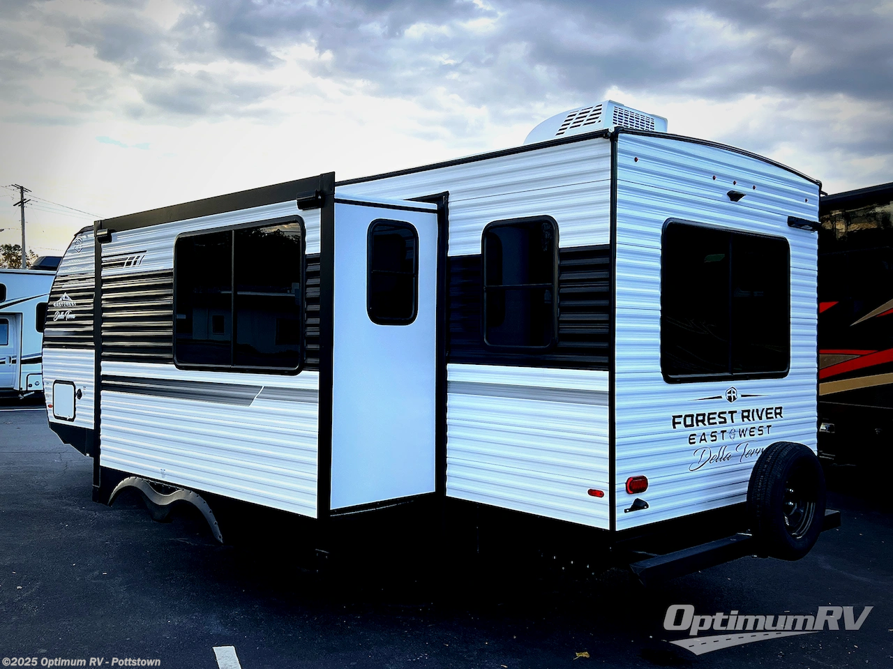 Contact us now about this 2026 East to West Della Terra 251RD! 2026 Della Terra 251RD by East to West from Optimum RV - Pottstown in Pottstown, Pennsylvania