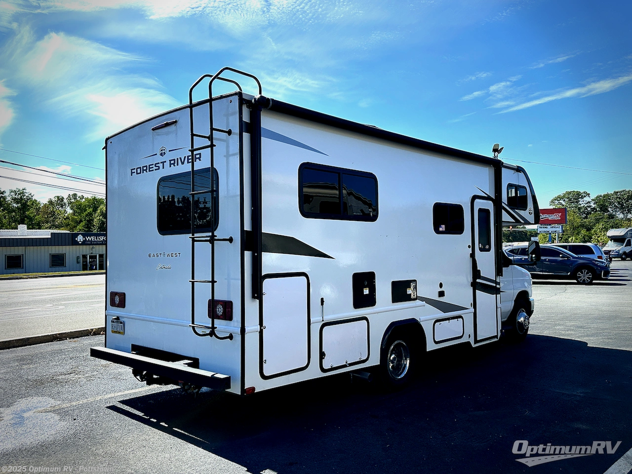 Call now about this 2025 East to West Entrada 2700NS! 2025 East to West Entrada 2700NS - Used Class C For Sale by Optimum RV - Pottstown in Pottstown, Pennsylvania features Awning