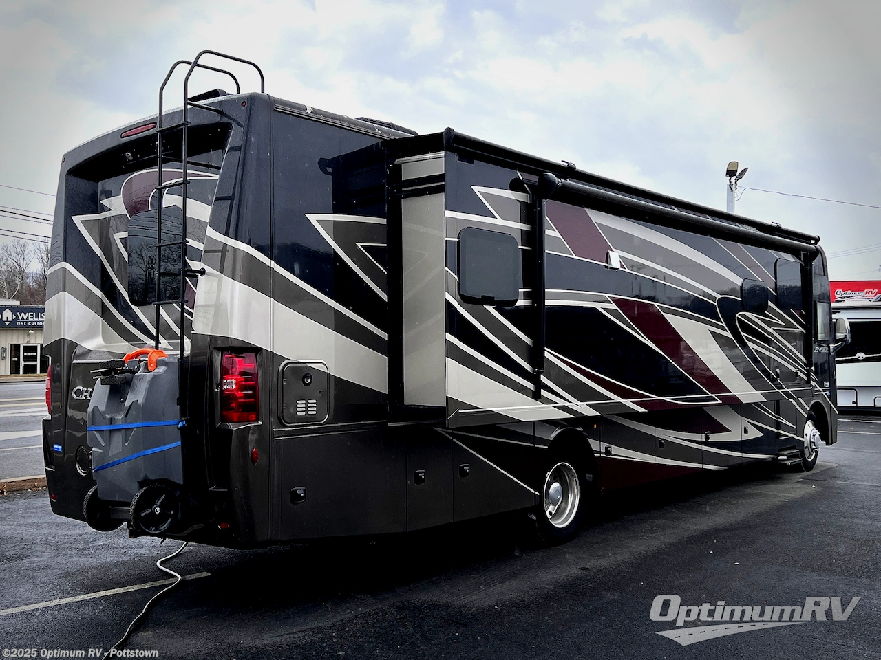 Call now about this 2023 Thor Challenger 37FH! 2023 Thor Challenger 37FH - Used Class A For Sale by Optimum RV - Pottstown in Pottstown, Pennsylvania features Slideout, Awning