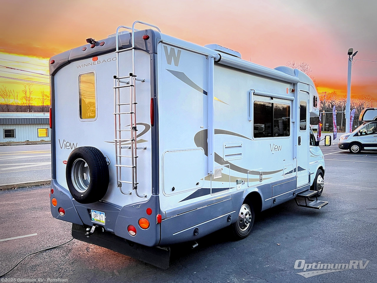 Call now about this 2007 Winnebago View 23J! 2007 Winnebago View 23J - Used Class C For Sale by Optimum RV - Pottstown in Pottstown, Pennsylvania features Slideout