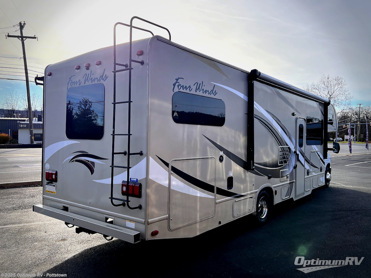 Call now about this 2017 Thor Four Winds 31E Bunkhouse! 2017 Thor Four Winds 31E Bunkhouse - Used Class C For Sale by Optimum RV - Pottstown in Pottstown, Pennsylvania features Awning, Slideout
