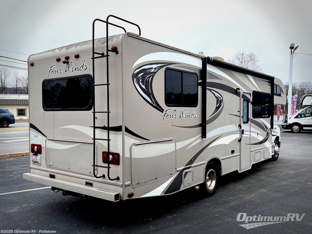 Call now about this 2013 Thor Four Winds 28Z! 2013 Thor Four Winds 28Z - Used Class C For Sale by Optimum RV - Pottstown in Pottstown, Pennsylvania features Slideout